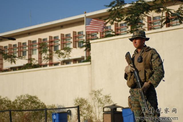 保卫美国驻海地大使馆的美国海军陆战队士兵
