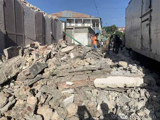 外媒：海地7.3级地震已致29人死亡 多城建筑被夷平
